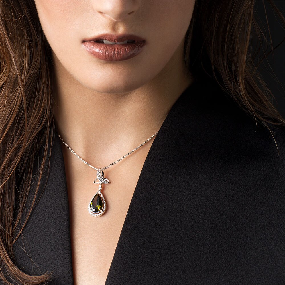 Maureen O'Hara Rose Gold Trinity Knot Pendant - Image 2